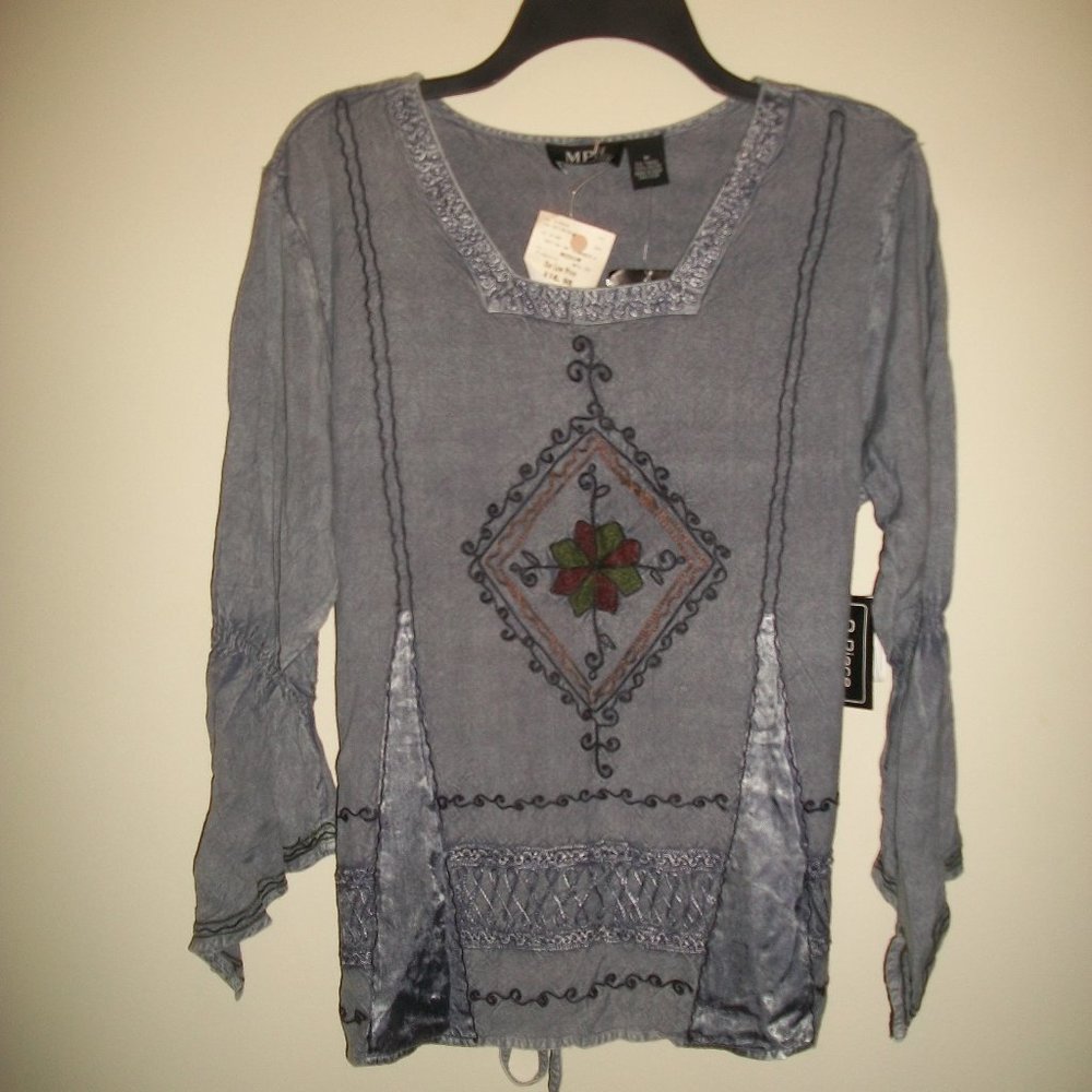 MPH Collection embroidered bohemian top size M NWT